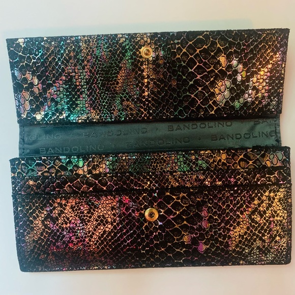 COOL COLORS SKIN WALLET.  7.5” long x 3.5” .75” deep.  RFID lined. - Picture 5 of 11
